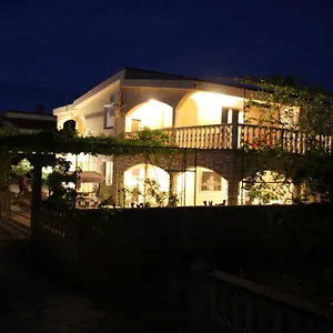 https://casa-rada.hotelinzadar.com